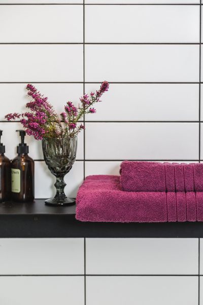 Рушник Ecotton 50х90 см махровий високої щільності 420 г/м&sup2; вишневий Raspberry 24406 фото
